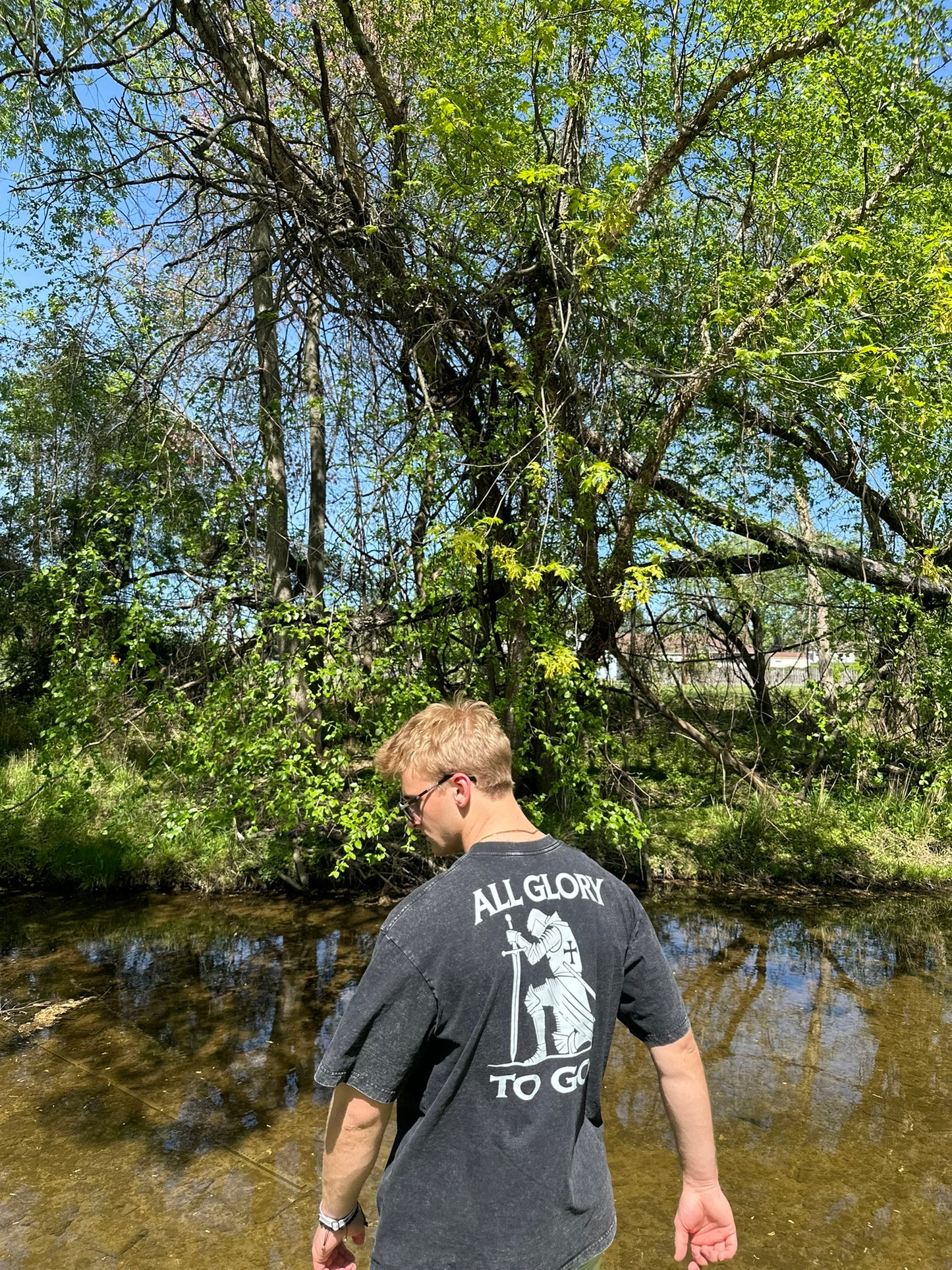 ALL GLORY TO GOD OVERSIZED ACID WASHED TEE